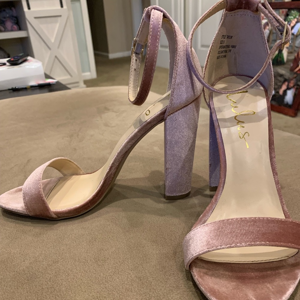 Blush velvet Lulu’s heels